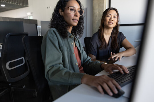 Engaging in Digital Discussion at Work