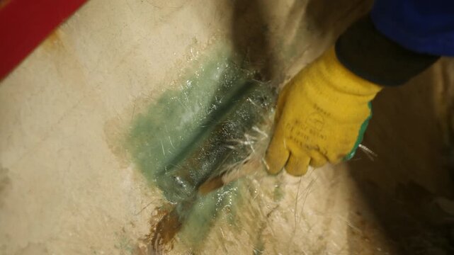 Bonding wood seat support into fiber glass boat with polyester resin