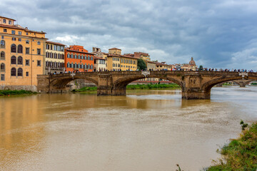 Obraz premium St. Trinity bridge over Arno river, Florence, Italy