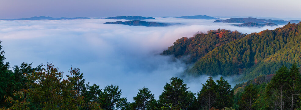 備中松山城」の写真素材 | 895件の無料イラスト画像 | Adobe Stock