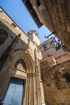 Entrance portal and tower, Barcelona Cathedral, La Catedral, Catedral de la Santa Creu i Santa Eulalia, Barcelona, Catalonia, Spain