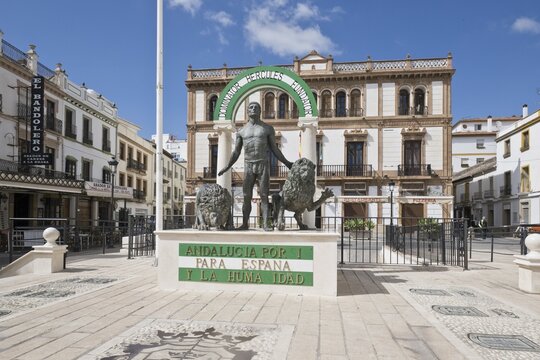 Statue of Hercules with the Lions, Ronda, Andalusia, Spain