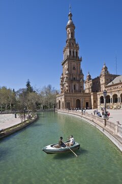 Plaza de Espana, Seville, Andalusia, Spain