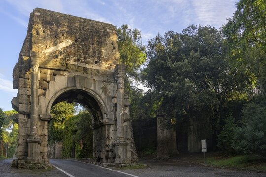 Arco di Druso part of the Antonine Aqueduct, Rome, Italy