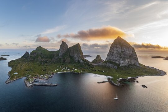 Tr&aelig;na Island, Traena, Sanna, Helgeland Coast, Nordland, Norway