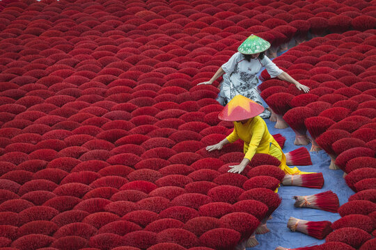 Incienso rojo en las f&aacute;bricas de Vietnam