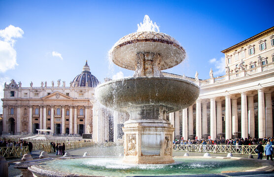 Foutain outside St Peter's Basillica, Vatican, Italy, Rome