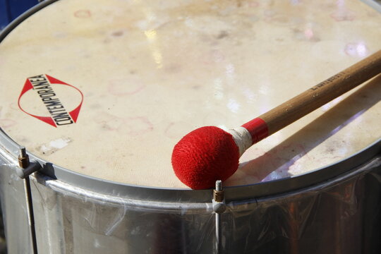 Instrumentos de Percuss&atilde;o Bloco de Carnaval de Rua - Surdo - Caixa - Timbau - Repique.