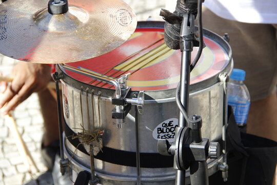 Instrumentos de Percuss&atilde;o Bloco de Carnaval de Rua - Surdo - Caixa - Timbau - Repique.