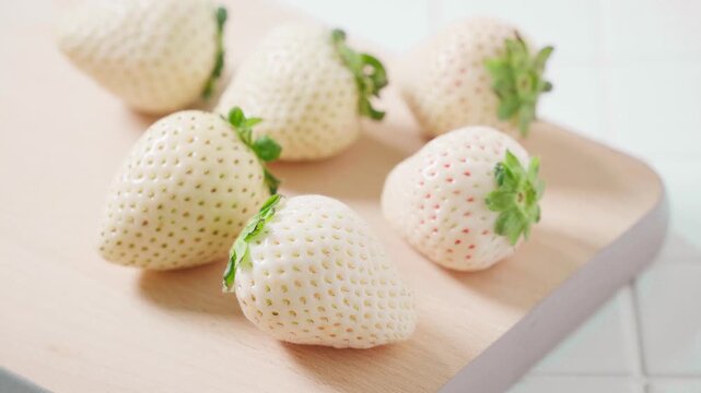白いちご「ミルキーベリー」