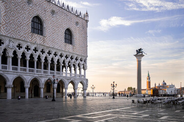 Obraz premium View of the beautiful Doge's Palace in Venice (Italy)