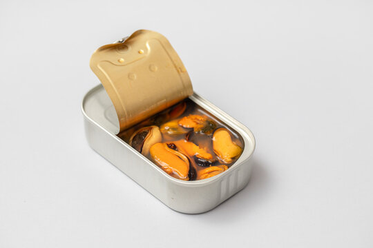 Canned mussels open. Ready for eat.