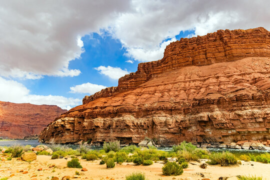 Reddish-brown shale deposits