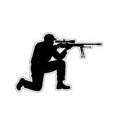 Obraz premium Silhouette of a Sniper Kneeling with Rifle Ready to Fire.