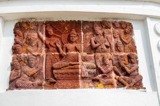 Serene statue of Gautama Buddha at Dhauligiri, Odisha, symbolizes peace, nonviolence, and enlightenment, overlooking historic hills where Kalinga War transformed Emperor Ashoka forever revered.
