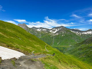 Fototapeta premium mountain landscape in the alps on the tour du Mont Blanc, Switzerland 
