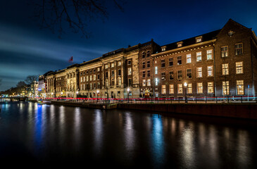 Obraz premium night view of amsterdam