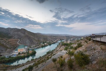 Obraz premium Mountain landscape valley panorama and elevator