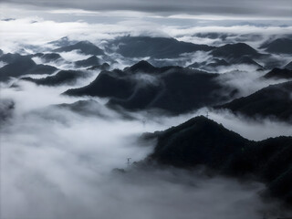 Obraz premium Misty Qinling Mountains After Autumn Rain