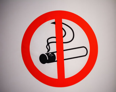 No smoking sign round banner background