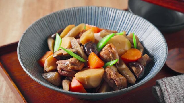 鶏肉と根菜の筑前煮（具だくさんの煮物）