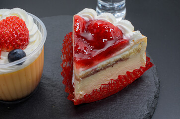 ちょっと贅沢なイチゴのババロアクレープ包み