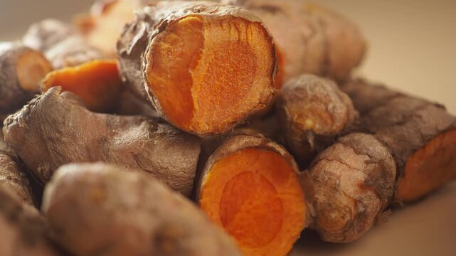 How to prepare fresh turmeric root for cooking