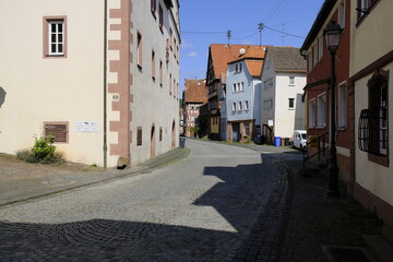 Obraz premium Historische Altstadt in Rothenfels am Main, Naturpark Spessart, Landkreis Main-Spessart, Unterfranken, Franken, Bayern, Deutschland