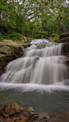 Obraz premium A long exposure of a tropical waterfall in Fiji