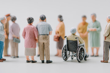 車椅子の人も自然に溶け込む温かなコミュニティの集い
