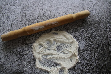 flour, rolling pin, shape, gray background,