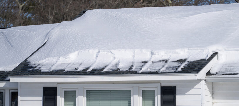 rooftop with snow removed on the edge