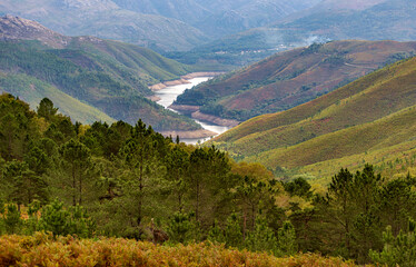 Vue panoramique dans le parc national de Peneda-Ger&ecirc;s &agrave; Tibo, Minho, Portugal