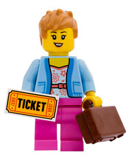 Naklejka premium Dortmund - Deutschland 2. Februar 2026 - Lego Minifigur mit einem Koffer