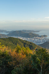 日本　広島県呉市栃原町にある灰ヶ峰の展望台から望む呉の市街地と瀬戸内海