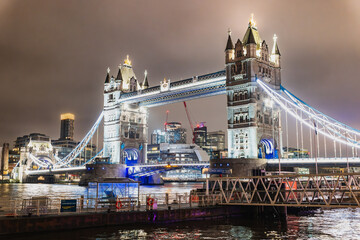 ロンドン　タワーブリッジ