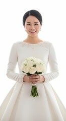 美しい花嫁が白いドレスを優雅にまとい、幸せそうに微笑んでいる