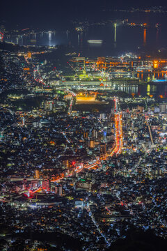 日本　広島県呉市栃原町にある灰ヶ峰の展望台から望む呉の市街地の夜景と瀬戸内海