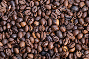 Elegant roasted bean display setup, Glossy coffee beans shown from above with neutral background, Premium roasted coffee beans presented from top view with even lighting