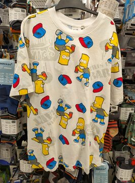 Camiseta de manga corta con Bart de The Simpsons en tienda Pepco de Madrid, Espa&ntilde;a, 20 de enero de 2026	