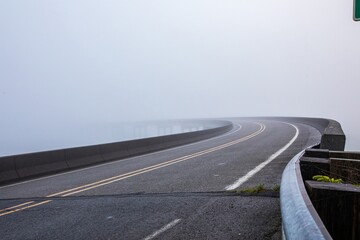 Obraz premium empty road in the countryside