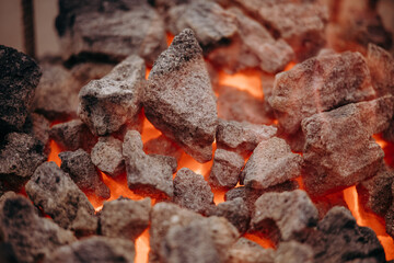Węgiel rozżarzony do czerwoności