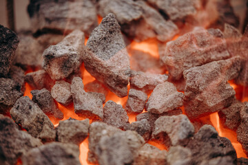 Węgiel rozżarzony do czerwoności