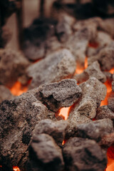 Palący się węgiel