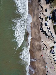 vista area de la costa del mar en verano