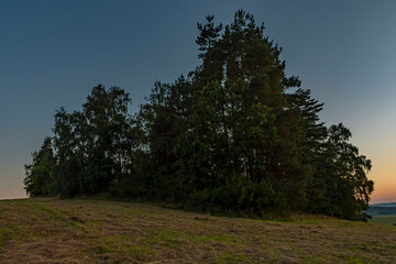 Obraz premium colorful summer sunset on meadow