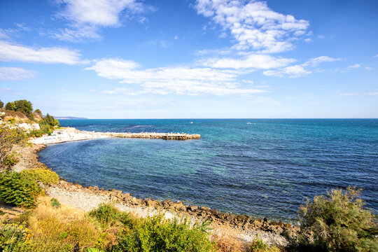 sch&ouml;ne k&uuml;stenlinie bei nesebar in bulgarien