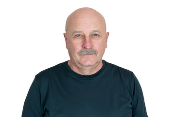 Obraz premium Man standing against a plain background wearing a dark shirt with short sleeves and a serious look on his face