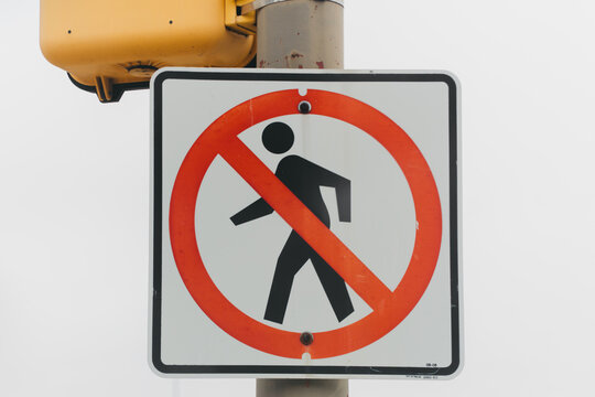 No walking sign, jaywalking