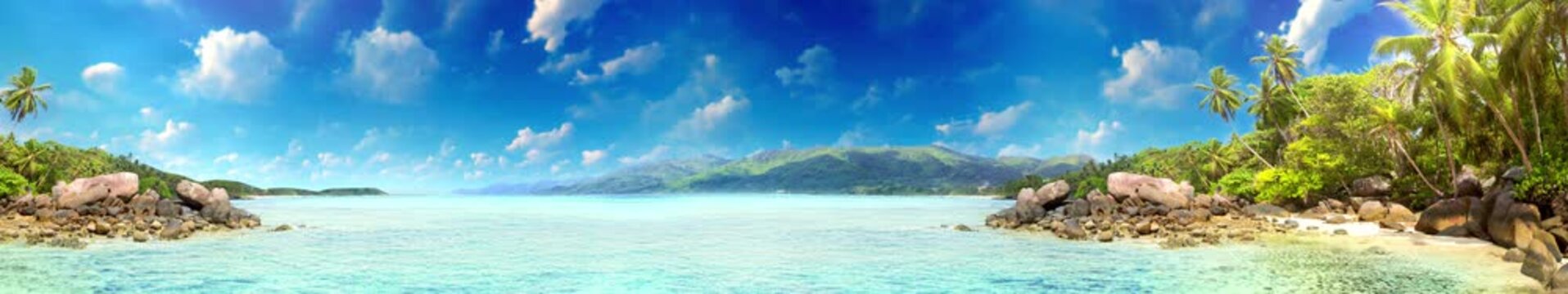 Tropical Island Lagoon with Palm Trees and Crystal Clear Water &ndash; Seamless Panoramic Loop